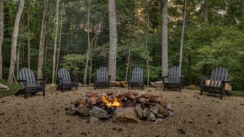 Bear Paw Hollow By Escape To Blue Ridge