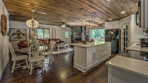 Rivers Edge By Escape To Blue Ridge