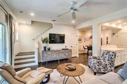 Chic St Simons Island Townhome With Pool Access
