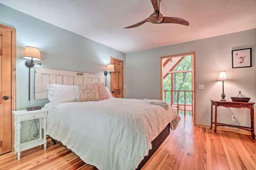Cozy Cabin With Deck 4 Mi To Dining And Hiking!