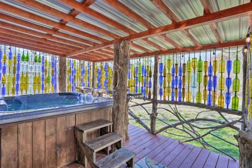 Charming Escape With Fire Pit In Summerville!