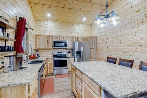 Cozy Bear Cabin #2
