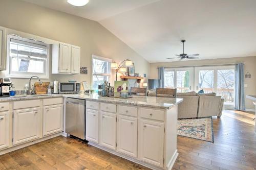 Indigo Cottage With Deck On Lake Arrowhead!