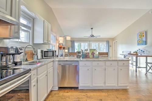 Indigo Cottage With Deck On Lake Arrowhead!