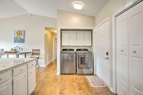 Indigo Cottage With Deck On Lake Arrowhead!