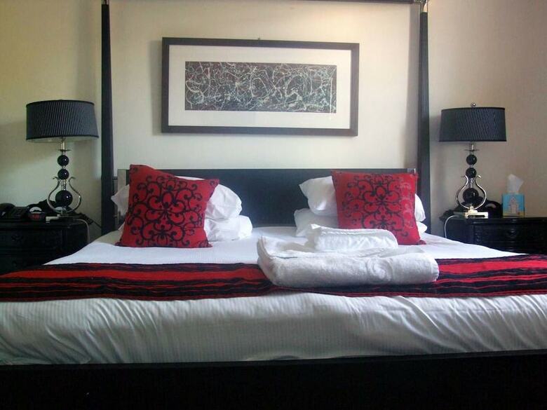 Episode Hotel