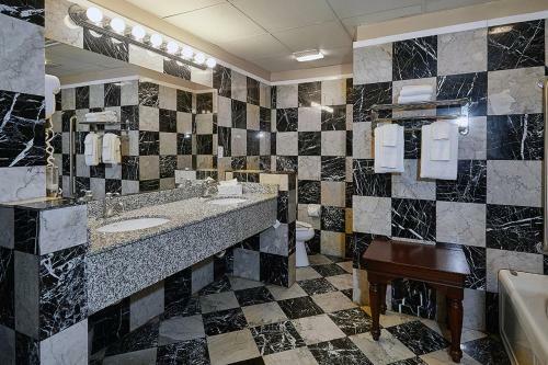 Hotel Ocean Inn & Suites
