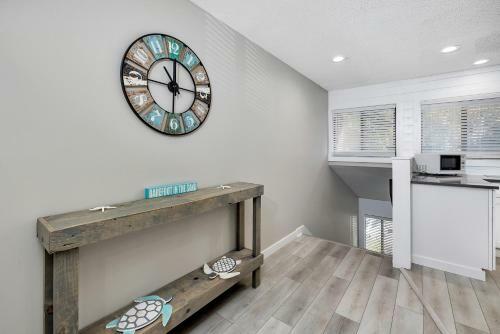 Stunning - Open Concept Contemporary 2br - 2ba