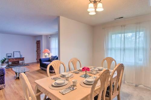 Charming Waycross Getaway With Recreation Room