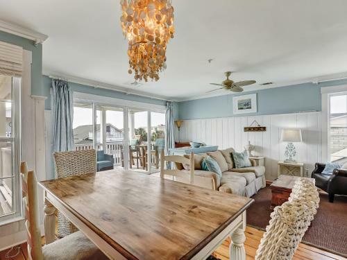 Ocean Views, Steps To Beach, Heated Pool Access! By Southern Belle Tybee