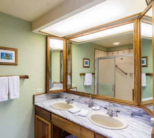 Kahaluu Bay Villas #305