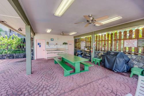Kahaluu Bay Villas #305