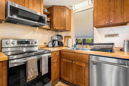 Royal Seacliff #406