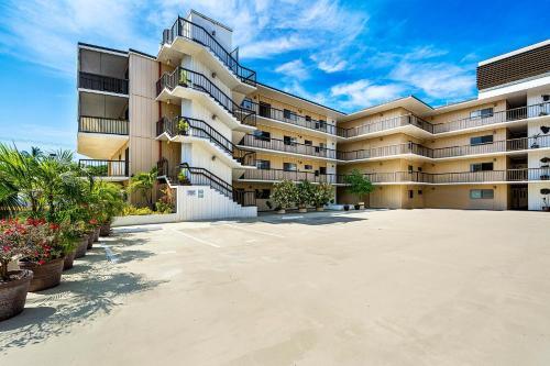 Kona Plaza#113
