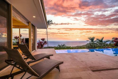Dolphin House - Hawaii