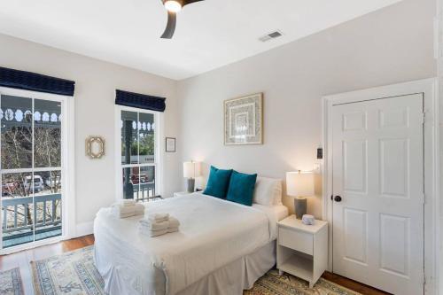 Montgomery House Upper By Lucky Savannah