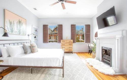 Southern Comfort Manor By Lucky Savannah
