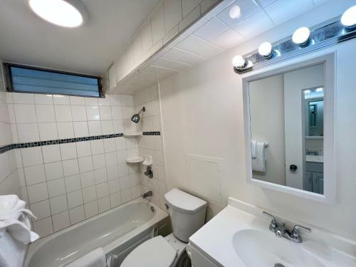 Apartamento 2463 Kuhio Ave #303