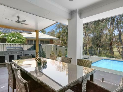 The Pool House On Black Bull - 8 Single Beds