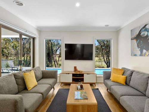 The Pool House On Black Bull - 8 Single Beds