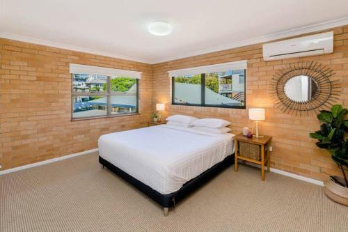 Apartamento Burleigh Yamba Unit 1. Beachside. Ocean Views, Big Backyard.