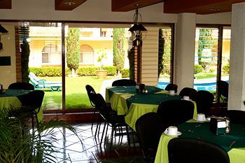 Hotel Villa Del Sol And Suites