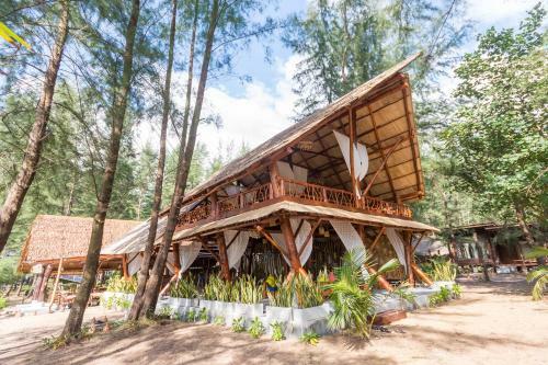 Hostal The Moken Eco Village - Sha Plus