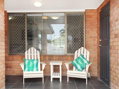 Oogar 10 - Five Bedroom Home With Pool, Wifi, Aircon!