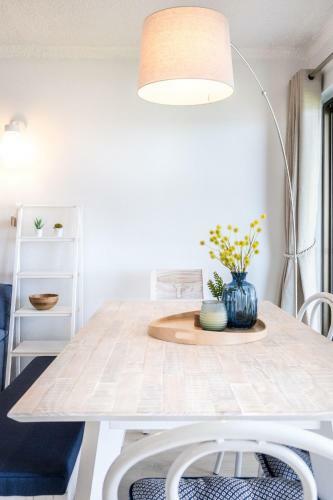 Apartamento Quiet River Front Escape - Walk To Ocean Street & Shops