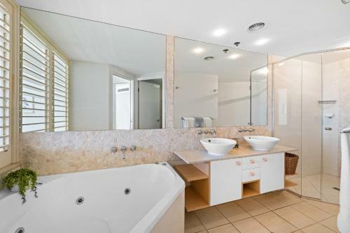 9th Floor Apartment At The Sebel