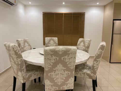 Brand New Pool Villa / 4br 8-10 Persons