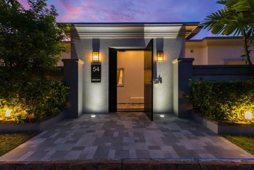 Luxury Pool Villa 54 4br 8-10 Persons