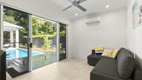 Coastal Vibes - Palm Cove