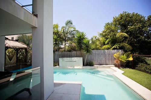 Heated Pool - Peaceful And Relaxing Beachside Family Entertainer