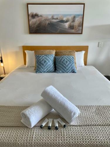 Ocean Dreams On Airlie - Studio Apartment