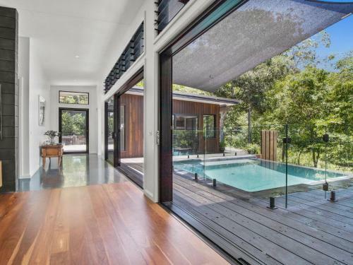 Sea Cliffs Retreat