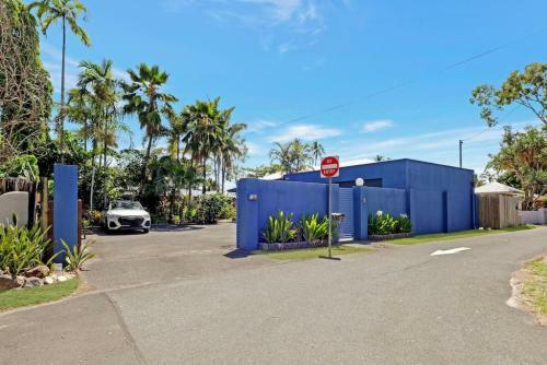 Stylish Beachfront House With Private Pool