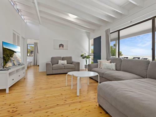 Laid Back Pet Friendly Beach Cottage In Jervis Bay
