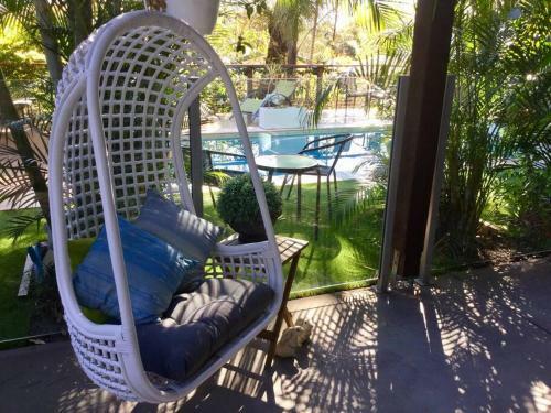 Oasis On Edwards - 2 Bedroom Apartment - Private Pool