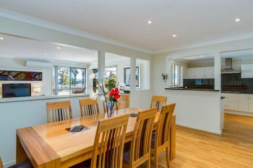 Loralyn - Waterfront, Wheelchair Accessible