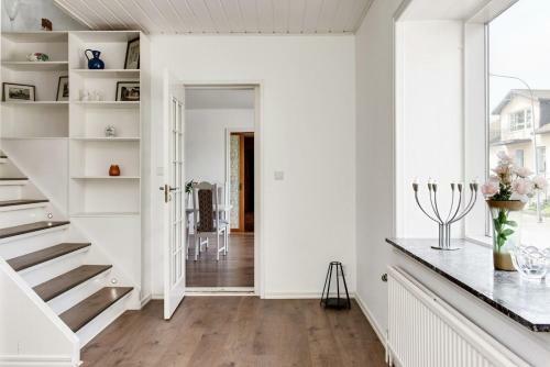Large And Beautifully Decorated Pool House On Osterlen
