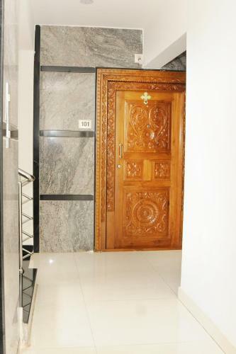 Single Sharing Bedroom In Two Room Apartment