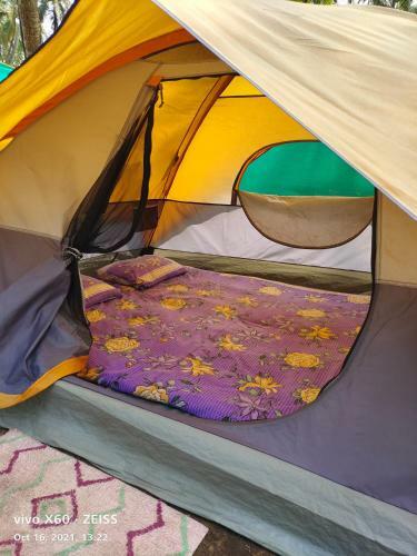 Hostal Hisgrace Beach Cottages & Tents