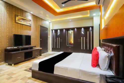 Hotel Capital O 15422 Shiva Inn