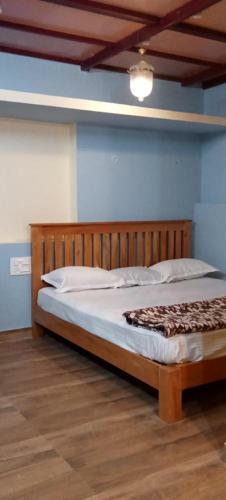 Tree Tops - Home Stay