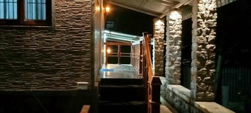 Tree Tops - Home Stay