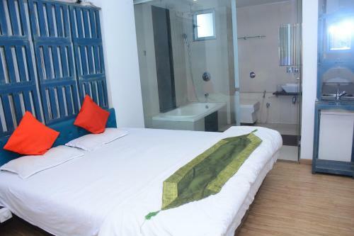 New Yahvi Hotel