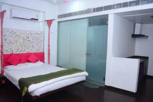 New Yahvi Hotel