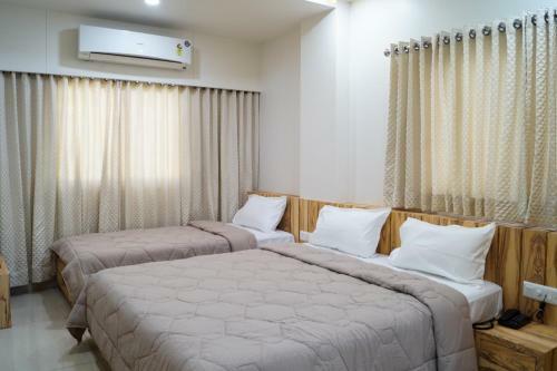 Hotel Midtown,vadodara