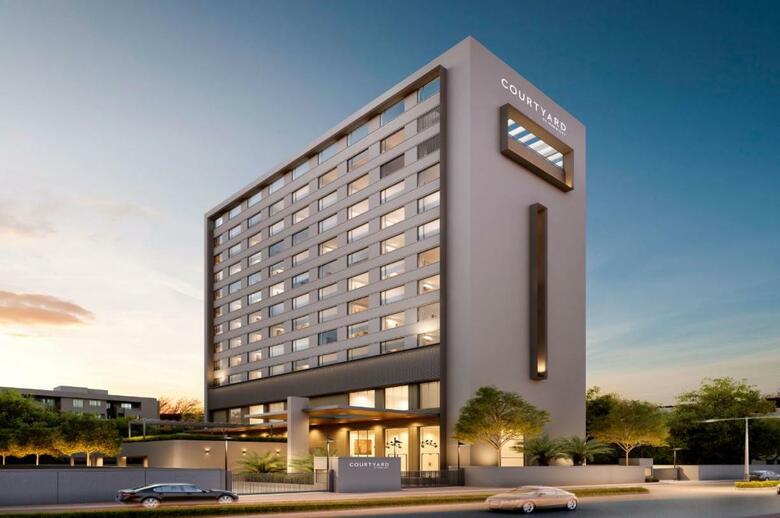 Hotel Courtyard By Marriott Vadodara